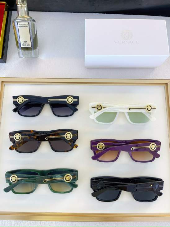 Picture of Versace Sunglasses _SKUfw80050189fw